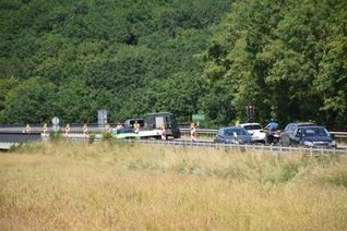 Die halbseitige Seprrung der B477 wurde wieder aufgehoben.