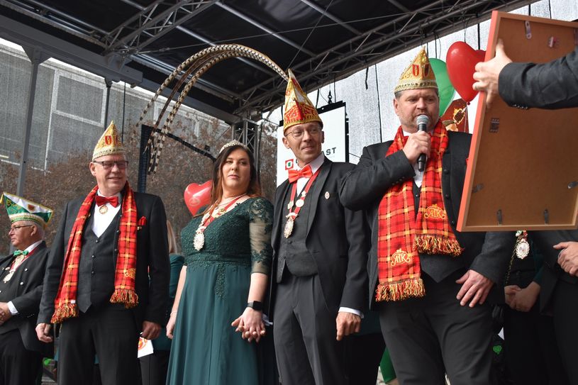 Exthronisation des amtierenden Prinzenpaares Stephan I. und Christine II. von Euranien