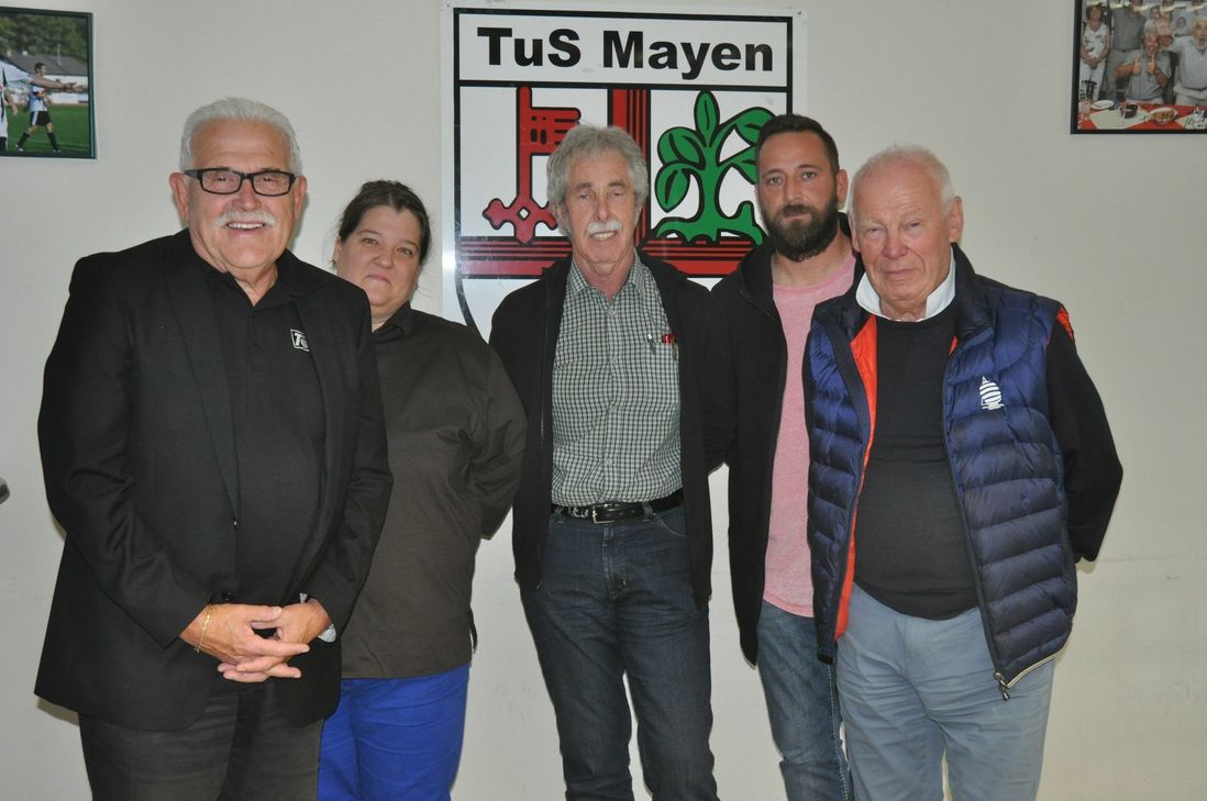TuS-Vorsitzender Hans Molitor (von links), Nadine Kirst, Hans-Walter May, Marco Dinkheller und Walter Heusel blicken optimistisch in die Zukunft.