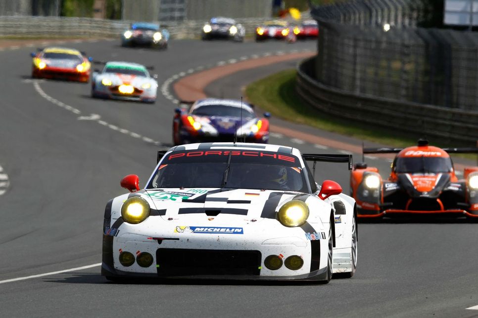 Das in Meuspath nahe des Nürburgrings beheimatete Porsche Team Manthey setzt zwei Porsche 911 RSR in der GTE-Pro-Klasse ein. Foto: Porsche