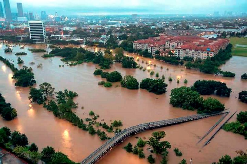 Nach verheerenden Regenfällen führen die Flüsse Hochwasser. Auch Städte wurden überflutet.