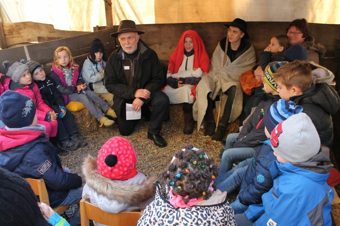 Krippe, lebende Tiere und nette Begegnungen. Foto: Stami Trier/ Matthias Schwarz