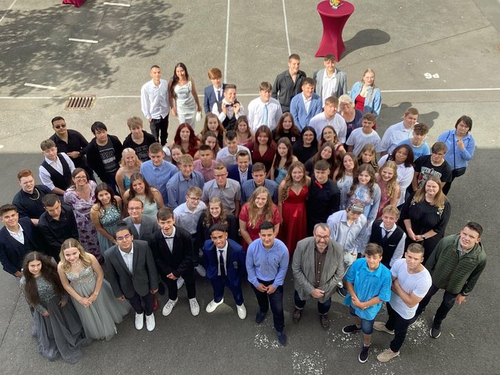 Ein letztes gemeinsames Gruppenfoto des Jahrgangs 2022.