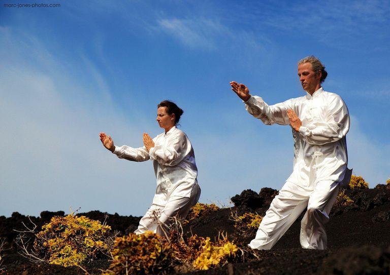 Katja und Frank Hörnchen haben nach der alten daoistisch-chinesischen Tradition ihrem Leben innere Stabilität verliehen, um im Alltag bestehen zu können. Ihr »Weg zum Ziel« ist »Lishi Life Balance«. Gemeinsam mit Schüler Harry Wegmann geben sie jetzt auch Kurse in Rurberg.