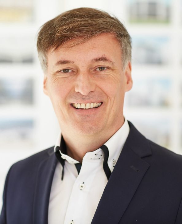 Architekt Dietmar M. Strick spricht auf der Immobilienmesse über Mehrfamilienhäuser als zuverlässige Kapitalanlage. Foto: privat