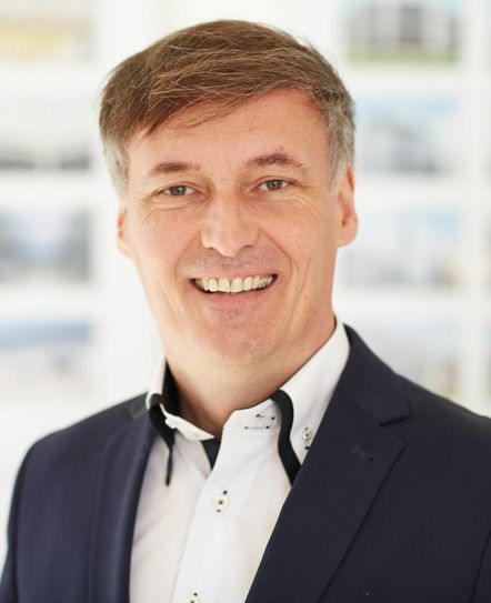 Architekt Dietmar M. Strick spricht auf der Immobilienmesse über Mehrfamilienhäuser als zuverlässige Kapitalanlage. Foto: privat