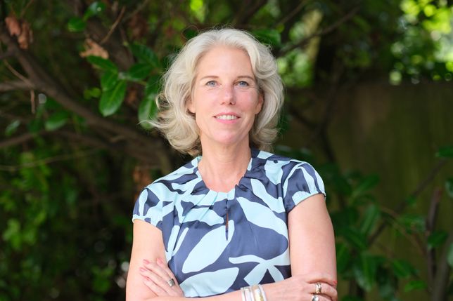 Birte Kipke ist Mitgesellschafterin und Geschäftsführerin von "PASflights" mit Sitz in Bergisch-Gladbach. Das Unternehmen agiert als Dienstleister, der für private Auftraggeber sowie gewerbliche Kunden als auch staatliche Institutionen weltweit Flüge organisiert.