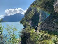 Bei der Alpenüberquerung entdeckte sie zahlreiche traumhafte Landschaften (beispielsweise am Achensee)...