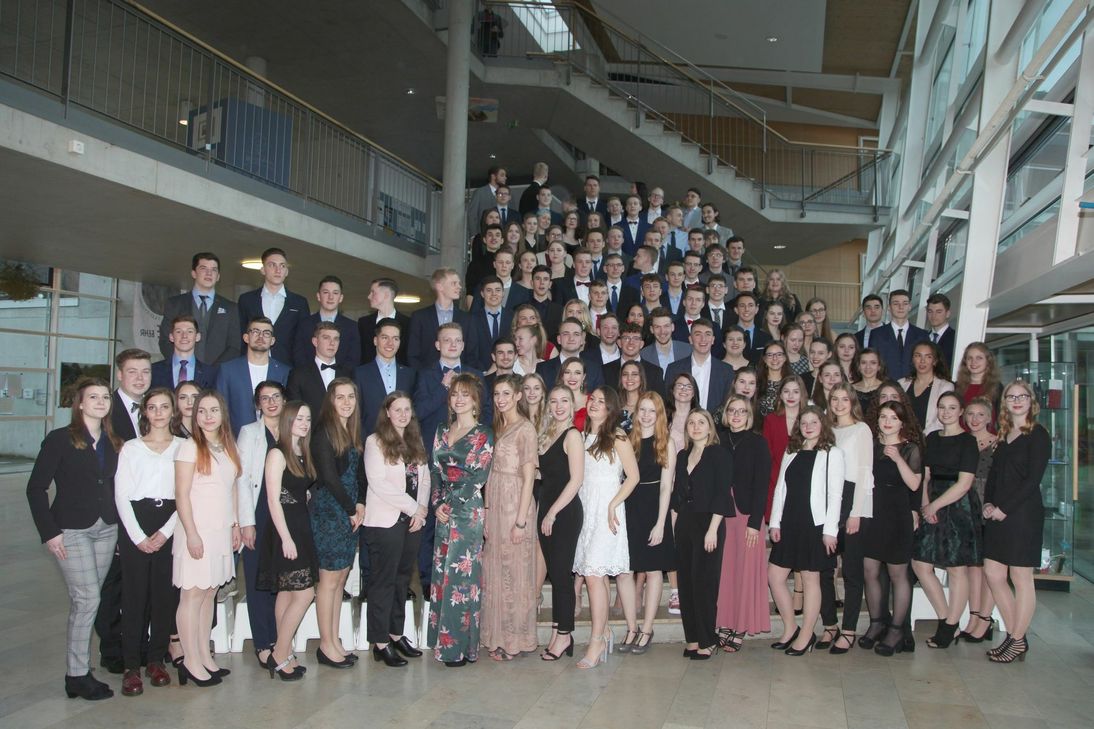 Schulleiter Reiner Meier gab den 112 Abiturienten des Peter-Joerres-Gymnasiums Bad Neuenahr mit auf den Weg, ihren Traum zu leben. Foto: privat