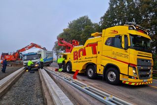 Lkw-Unfall im Baustellenbereich auf der B 41