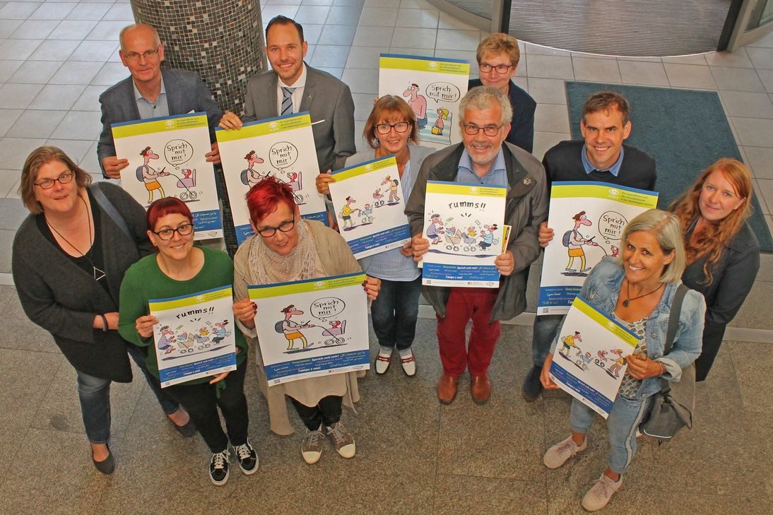 Das Netzwerk »Im Blick« hat die Kampagne »Sprich mit mir!« vorgestellt. Damit soll bei Eltern für mehr Kommunikation mit ihren Kindern geworben werden und für eine bewusstere Smartphone-Nutzung. Foto: H. Benend