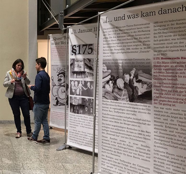 Tamara Breitbach (AGF) und Vincent Maron (Schmit-Z) haben die Ausstellungen über die Verfolgung und Diskriminierung Homosexueller mitorganisiert. Foto: FF