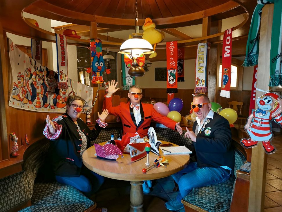 Das Moderatorenteam, das durch die Sendungen führen wird: Tanja Leclaire-Dederichs (v.l.), Udo Nöllen und Thomas Stolz. Foto: privat