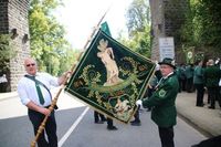 Vor dem Start es Festumzuges am Viadukt.