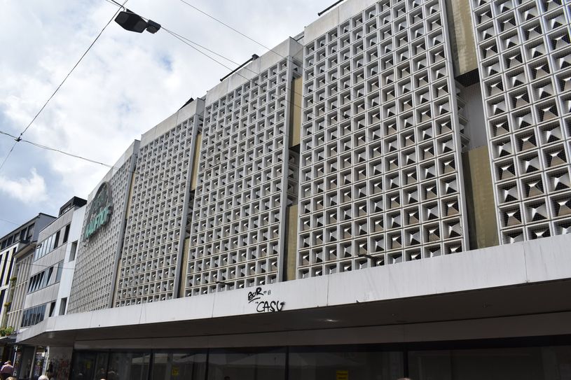 Die Warenhaus-Immobilie in der Fleischstraße hat einen neuen Besitzer. Das ehemalige Horten-Kaufhaus wurde 1973 eröffnet und wurde später zu Galeria Kaufhof.