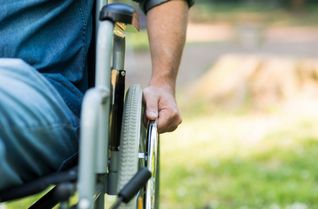 Experten der Deutschen Multiple Sklerose Gesellschaft (DMSG) beantworten in der Sprechzeit Fragen von MS-Erkrankten, Angehörigen und Interessierten.