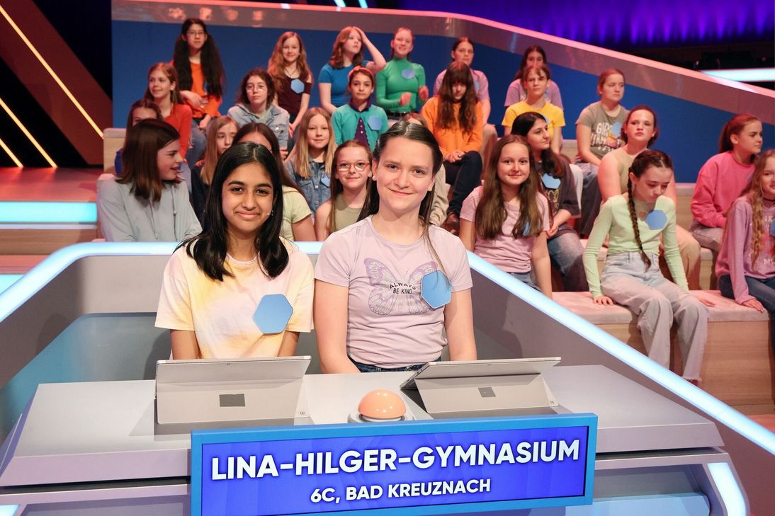 Wird die 6c des LiHi "Die beste Klasse Deutschlands?" Am Freitag kämpfen Jasmin Singh und Isabel Harder als "Erste-Reihe-Kids" mit ihrer Klasse im KiKa um den Finaleinzug.