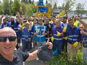 Stadtbürgermeister Christoph König und viele fleißigen Helfer aus der Afa beim »Dreck-weg-Tag« im letzen Jahr.