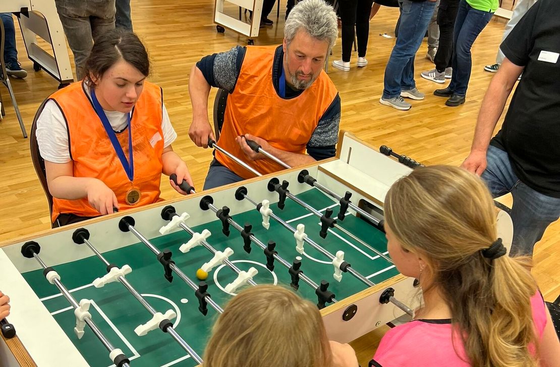 Eifrig gekämpft wurde an den Tischplatten um Punkte und Tore.