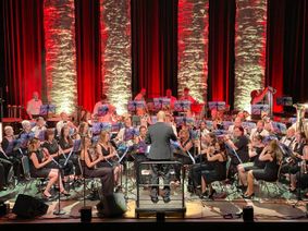Beim diesjährigen Sommerkonzert im Stadttheater zeigte der Musikverein Tiefenstein die ganze Bandbreite seines Könnens.