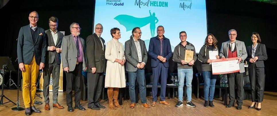 Der Musikverein Löf gehört zu den Preisträgern des Wettbewerbs #moselhelden. Dafür gab es eine Urkunde, eine Trophäe und 1.000 Euro.