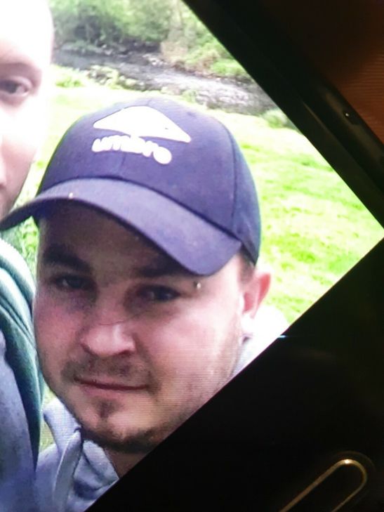 Nach diesem 25-Jährigen sucht die Polizei. Der junge Mann gilt als vermisst. Zuletzt wurde er beim Oktoberfest in Hermesdorf gesehen. Foto: Polizei