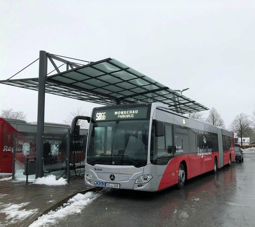 Mit großem Aufgebot wurde der neue Fahrplan der SB 66 Anfang Februar vorgestellt. Nun hat die ASEAG auf viel Unmut der Kunden reagiert und gestirchene Haltestellen wieder aktiviert. Archivfoto: Breuer