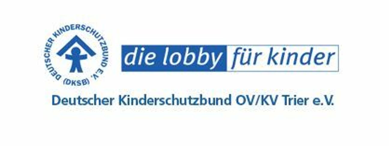 Von links: Projektleiterin Elke Boné-Leis, Tim Hendele (FWG), Marie Fritzen (FWG), Jugendehrenamtspreisträgerin Nourhan Ali Altahan, Franzsika Welter (FWG), Anna Leis (künstlerische Leiterin), Karin Otto (Konzeptserstellung des Projekts). Foto: Willems