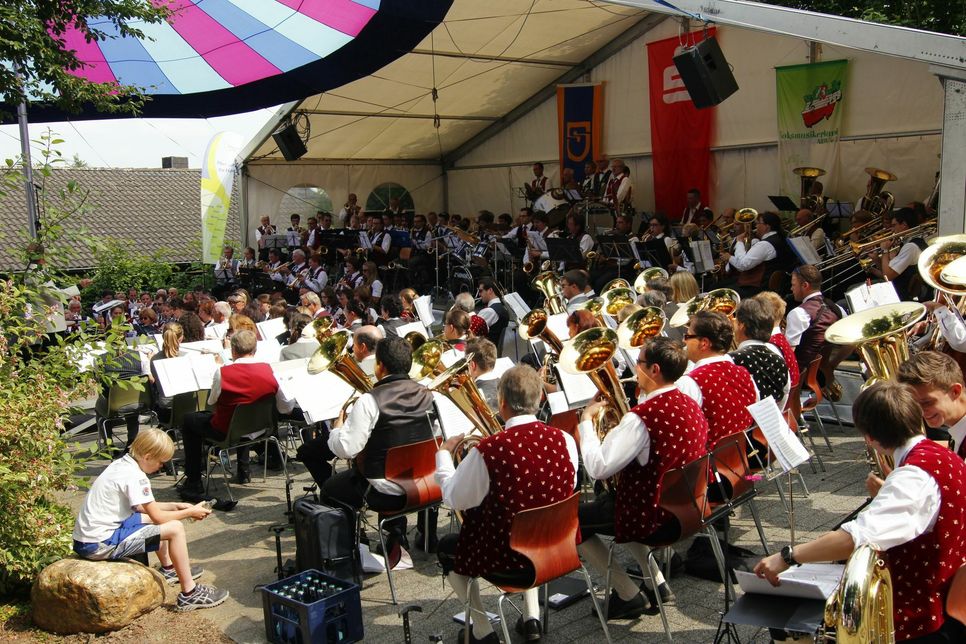 Einmalig in 61 Jahren »Musikfest der Städteregion Aachen«: Ein gemeinsames Konzert vieler Blasmusikvereine hier 2013 in Eicherscheid. Nun könnte das traditionsreiche Musikertreffen komplett ein Ende haben. Foto: Fö