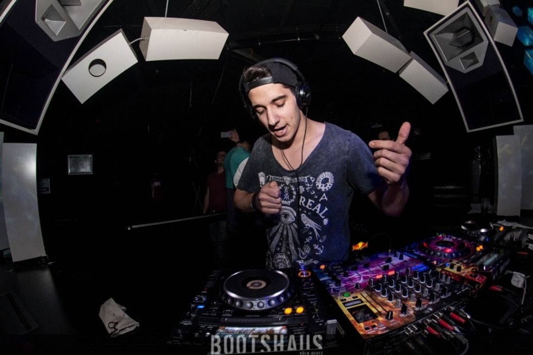 Benedikt Baumgarten unterhält als DJ die feierfreudige Jugend in der Eifel. Mit seinem Gastspiel im Kölner »Bootshaus« hat sich der 19-Jährige einen Traum erfüllt.