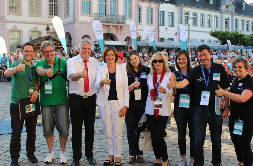 Große Freude bei den Verantwortlichen des Landesverbandes von Special Olympics, gemeinsam mit Ministerpräsidentin Malu Dreyer  (im Bild nach den gelungenen Landesspielen in Trier), dass insgesamt zwölf Kommunen mit dabei sind.