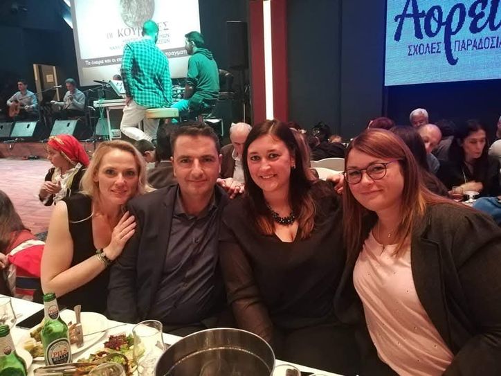 Nadja Staroschinski mit ihrer Schwester Rebecca und Vangelis Somaras mit seiner Frau Fabienne bei einer Charity-Veranstaltung zugunsten von Blutkrebspatienten auf Kreta.