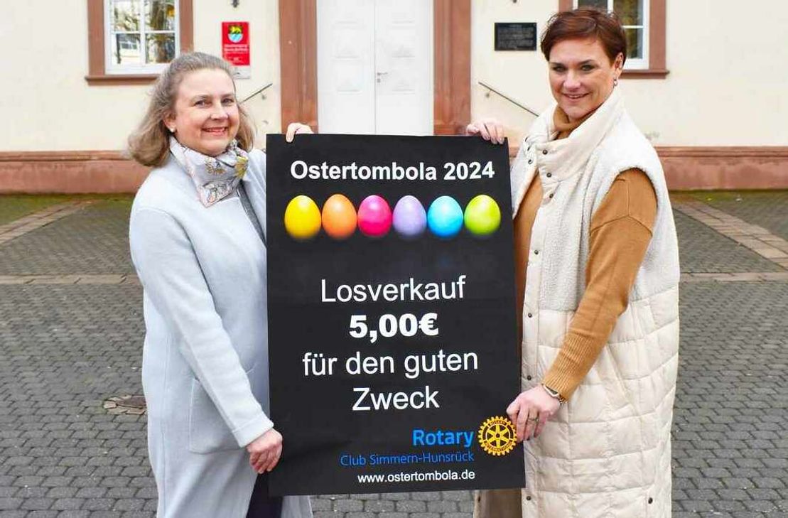 Barbara Albers (links) und Jeanette Lüpkemann haben den Startschuss zum Losverkauf gegeben.