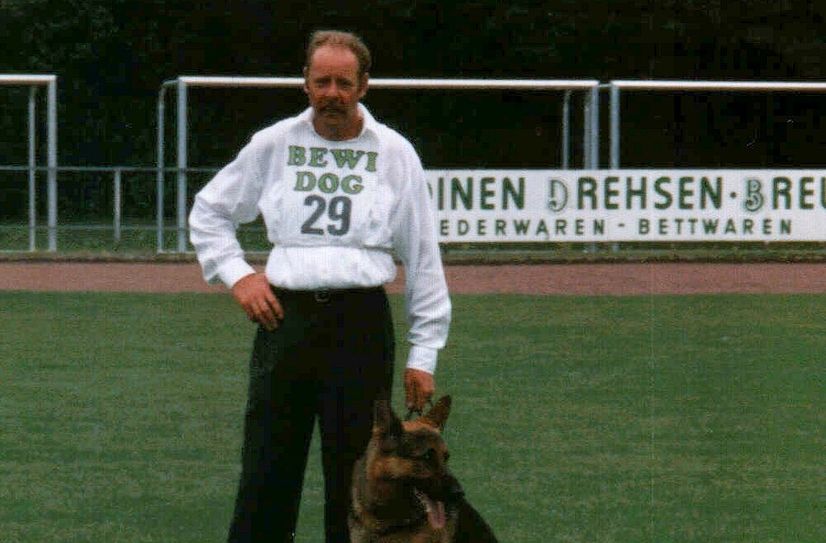 Gründungsmitglied und 2. Vorsitzender Bernhard Schneider auf der Landesausscheidung 1998.