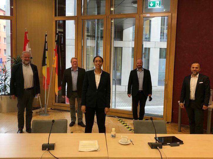 Vertreter von Kommunalem Integrationszentrum und Sozialdezernat der Städteregion Aachen sowie Teilhabemanager präsentierten die NRW-Landesinitiatve »Durchstarten in Ausbildung und Arbeit«, die jungen Geflüchteten eine berufliche Perspektive bieten soll. Foto: T. Förster