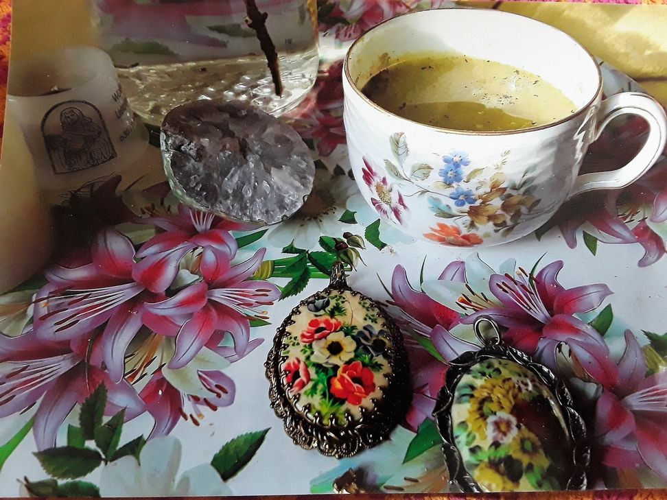 Hommage einer Tochter: Ein Lauchsüppchen nach Mamas Rezept - serviert in Omas alter Sammeltasse. Da werden tausend Erinnerungen wach . . . Foto: privat