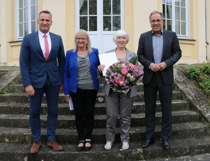 Bürgermeister Joachim Rodenkirch, Maria Kremer (IGFM), Isolde Liebscher, Landrat Eibes.