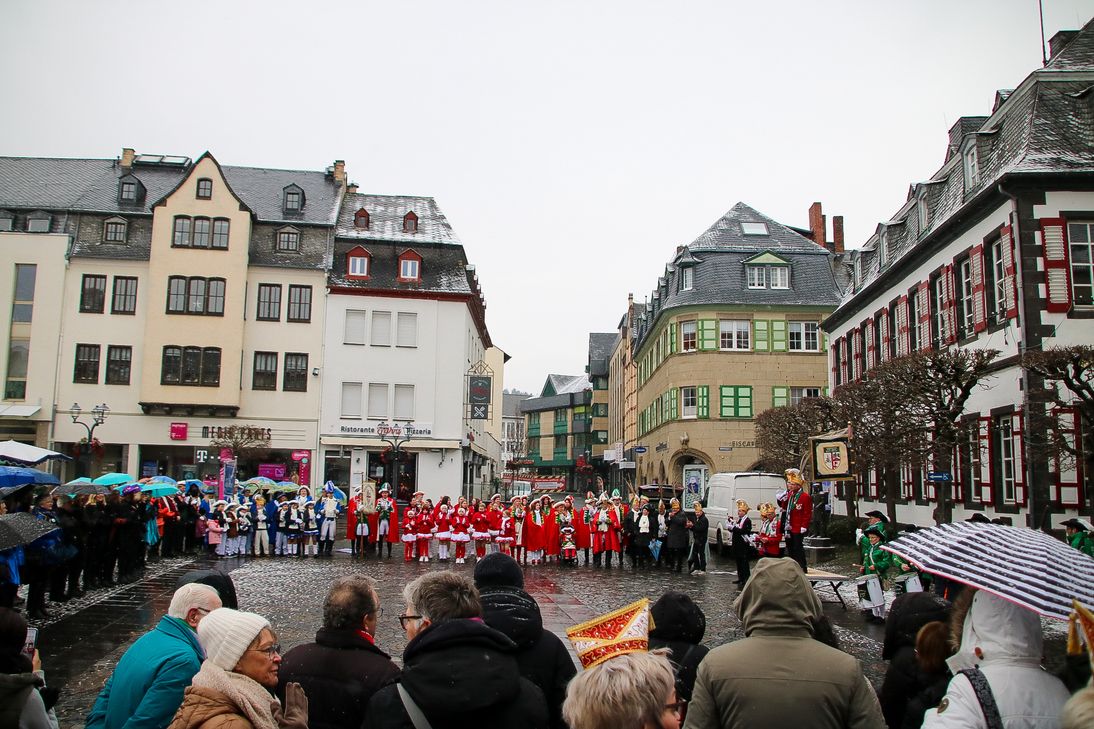 Trotz der winterlichen Witterung waren die Zuschauer gekommen.