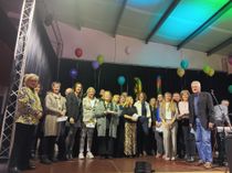 Der Vorstand der Lebenshilfe Mayen, mit den Abteilungsleitungen und den Jubilaren.