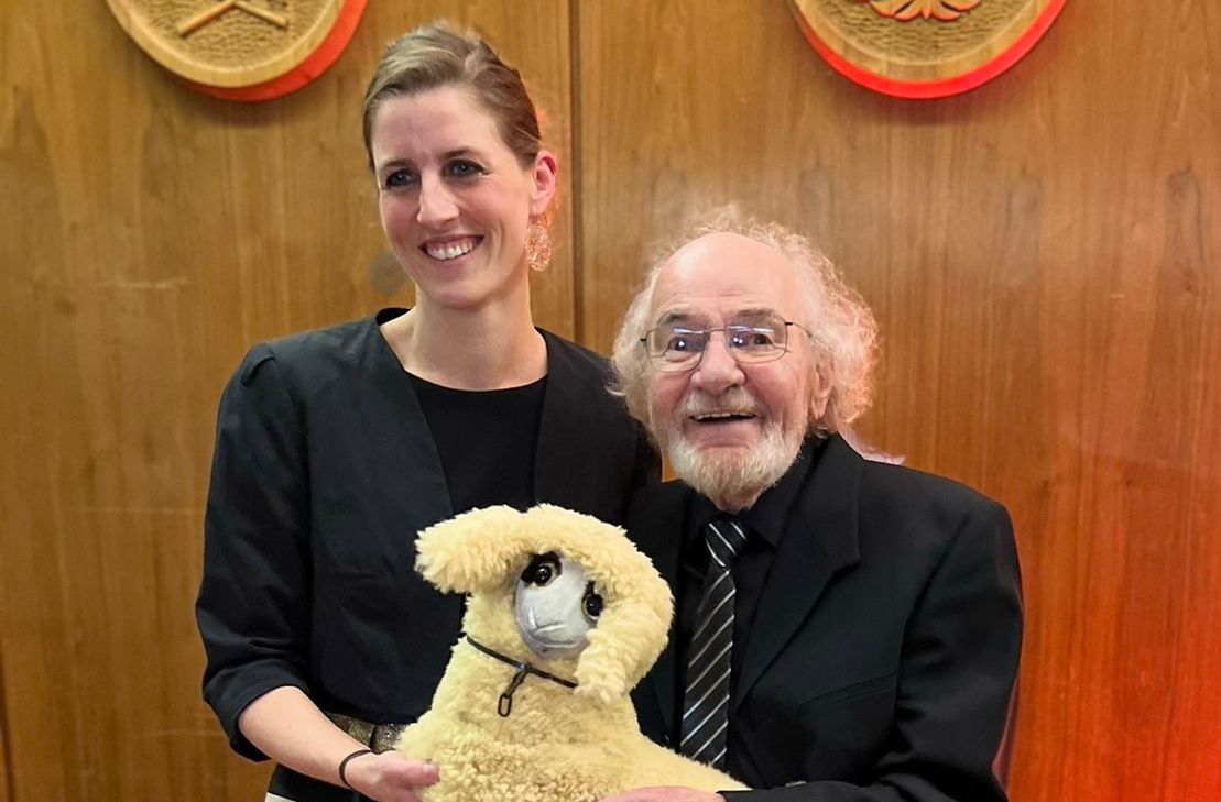 Bürgermeisterin Dr. Carmen Krämer mit Reiner Jakobs.