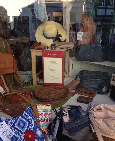 Rilke zwischen Taschen ...