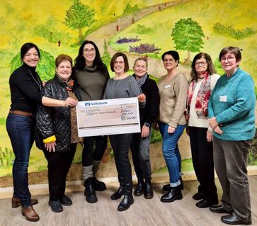 Fraaleit 4 Fraaleit aus Gusenburg spenden für guten Zweck.