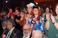 Einmarsch und Begrüßung (Publikum). Impressionen von der ersten Sitzung der KG Heuschreck 1848 in der Trierer Europahalle.