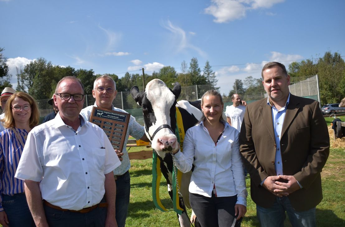 Der Titel der "Miss Hochwald" ging letztes Jahr wieder einmal an den Stall von Familie Hemmes aus Damflos. Sidonie heißt die schöne Kuhdame.