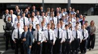 Landrat Markus Ramers und  Polizeidirektorin Gabriele Mälchers begrüßten die »Neuen« vor dem Kreishaus.