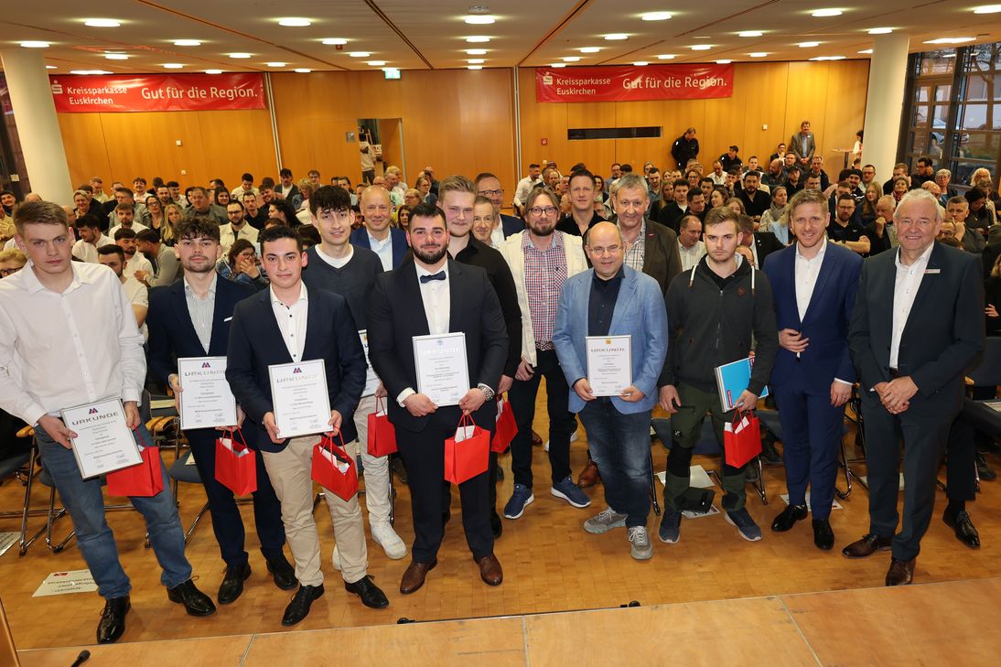 Die Prüfungsbesten erhielten neben ihrem Gesellenbrief eine besondere Anerkennung.