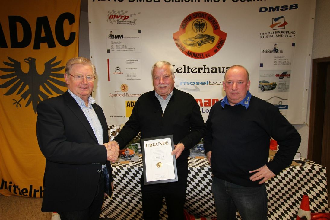 (v.l.): Franz-Rudolf Ubach, Rudi Bollig und MSV-Vorsitzender Ottmar Sailler. Foto: Verein