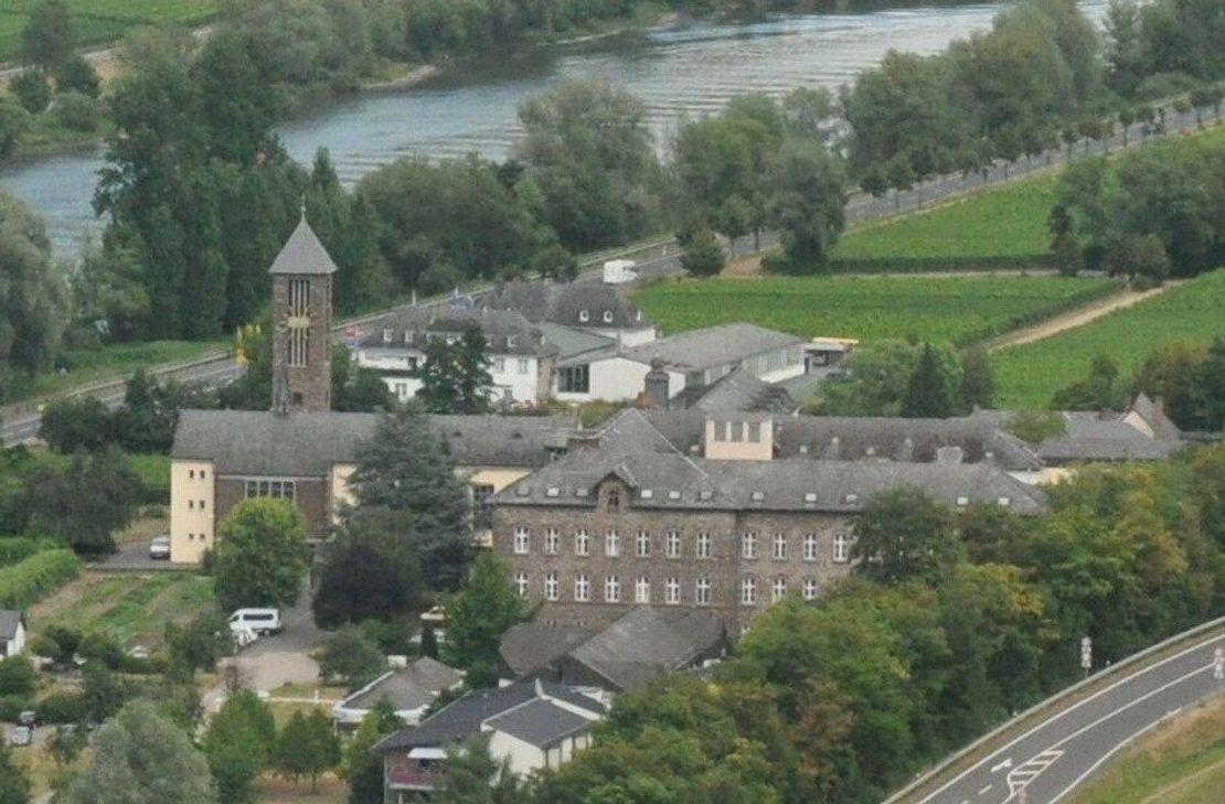 Auch im Pflegeheim »Kloster Ebernach« in Cochem wurde ein Betretungsverbot für einen Mitarbeitenden in der Einrichtung durch die Kreisverwaltung Cochem-Zell ausgesprochen. Foto: Archiv/Pauly