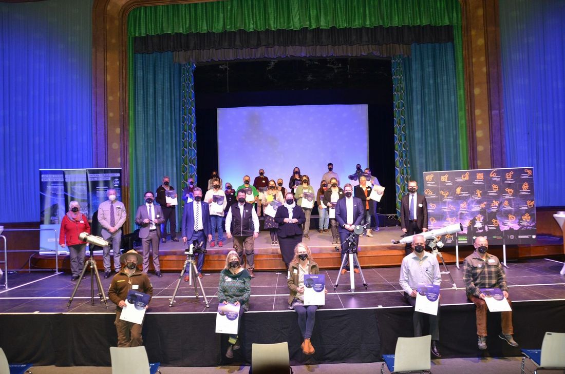 30 SternenGuides wurden als erste ihrer Zunft von Umweltministerin Ursula Heinen-Esser zertifiziert. Foto: T. Förster