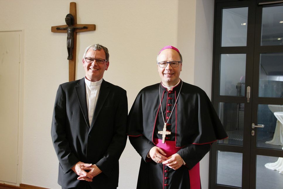 Dr. Ulrich Graf von Plettenberg (links) und Bischof Dr. Stefan Ackermann. Foto: Bistum